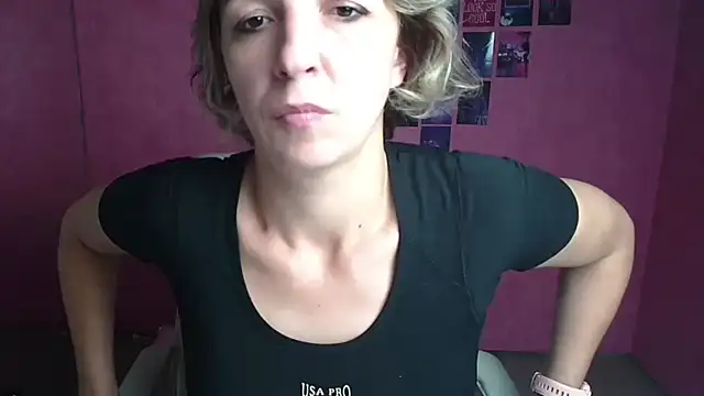 دردشة Lana_Foxyy الجنسية المباشرة