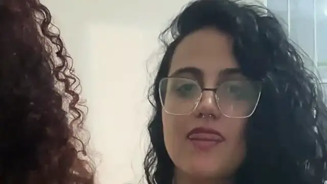 MENINAS_70 Pertunjukan Webcam