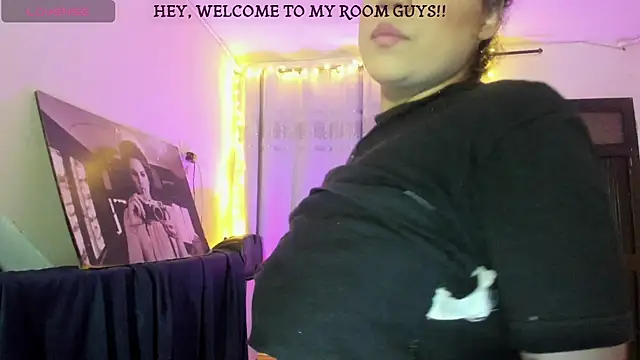 curly-megan's Live XXX Chat