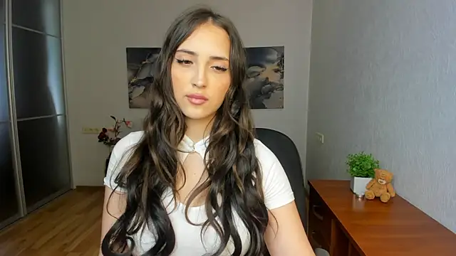 Effy_Royse Adlı Modelin Canlı XXX Sohbeti