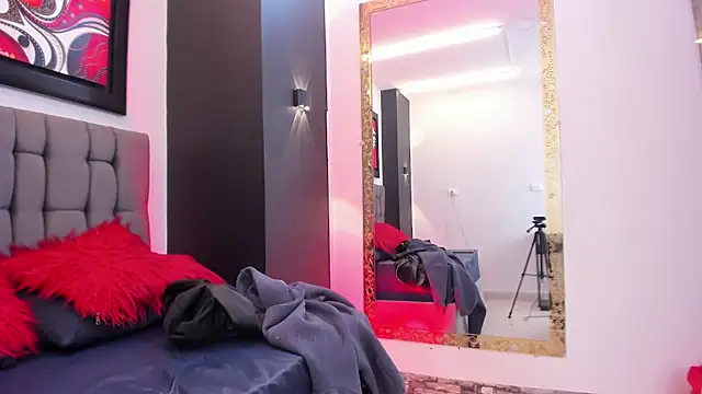 CloeMature Adlı Modelin Canlı XXX Sohbeti