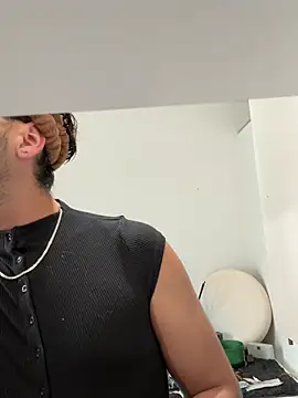 Živý XXX chat Gipsyboysteve