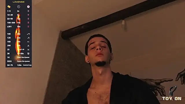isaacblaze_ লাইভ XXX চ্যাট