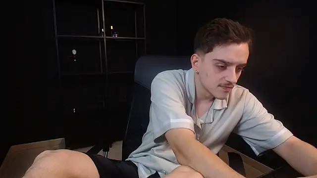FelixStarkk Adlı Modelin Canlı XXX Sohbeti