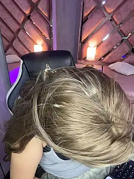 Chat XXX en directo de lya_nekko_