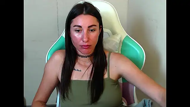 Cammil1a_horn's Live XXX Chat
