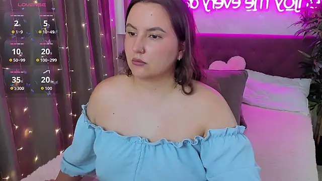 Chat XXX en directo de FeralPeach