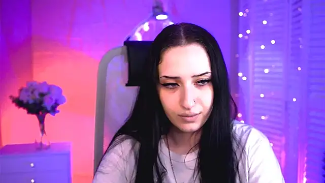 MonicaLowes live XXX chat
