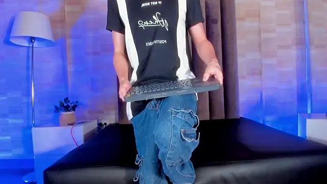 Isaac_Grey live XXX chat