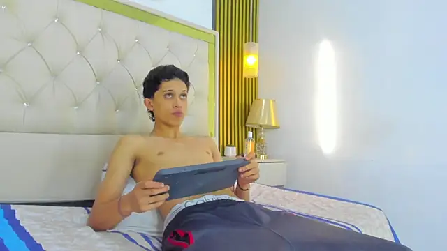 צ'אט XXX בשידור חי של Jay_Secret1