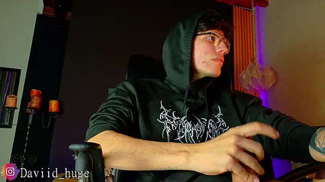 david_huge – Naživo XXX chat