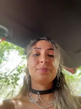 XXX chat uživo modela Wonder_Kari