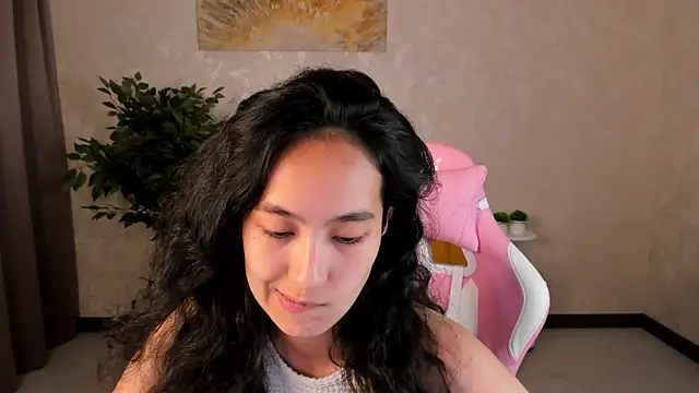 FlirtyAura Chat XXX in diretta