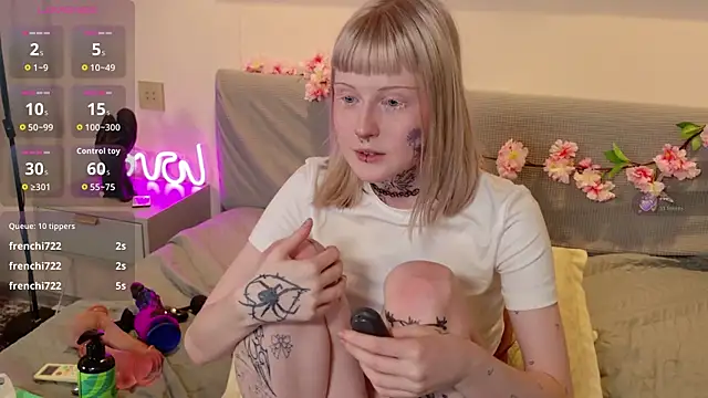 Chatroom XXX en direct de MilkMeSoftly