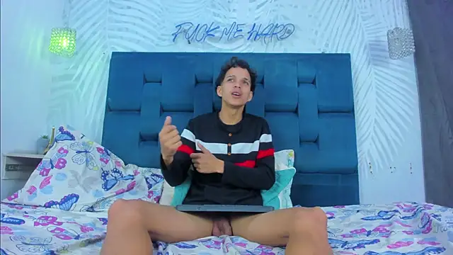 MidnightKing_ Live XXX Chat