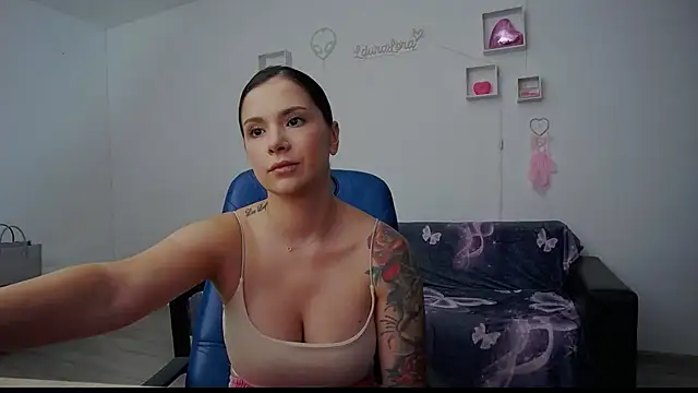 Chat XXX en directo de LauraLora3