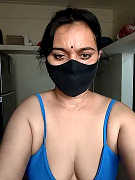 HeartlessGirl XXX чат на живо