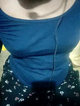 XXX chat uživo modela Nivi_telugutami_