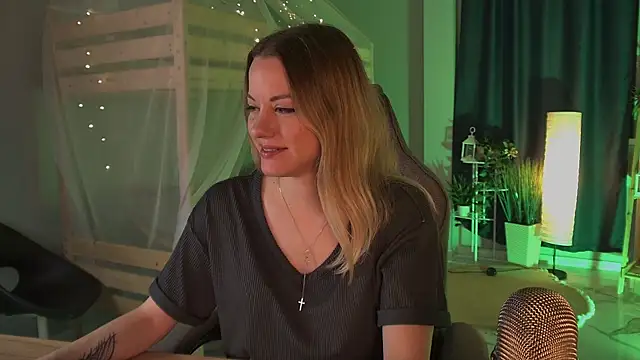 XXX chat uživo modela VireliaMoonfall