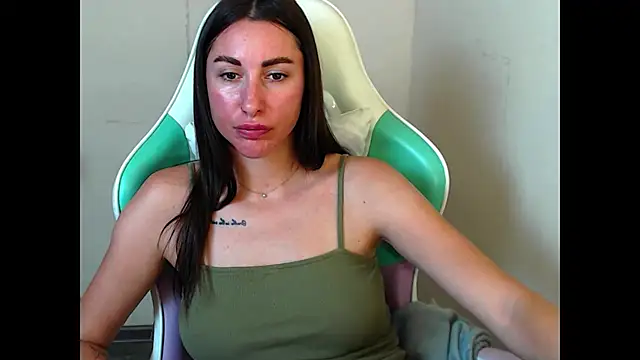 Chat XXX en directo de Cammil1a_horn