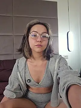 Онлайн чат XXX SweetElya