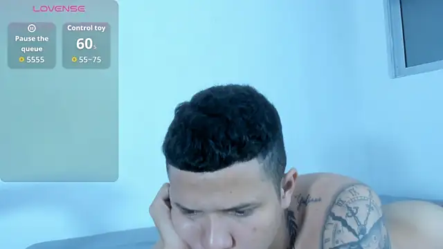 XXX chat uživo modela StevenSlimBoy