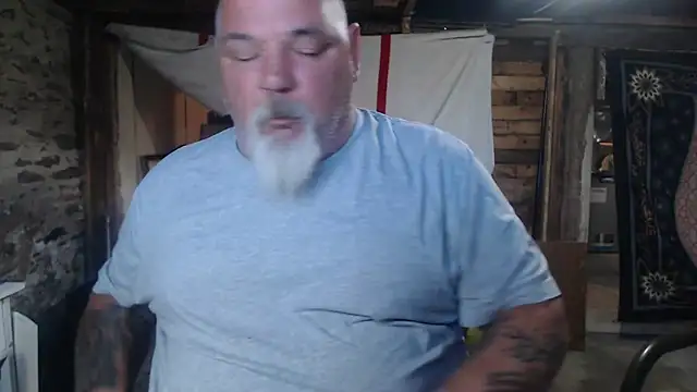 Newfiesausage1972's Live XXX Chat