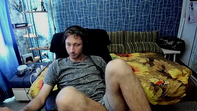 CuteBoy228 élő XXX-chatje