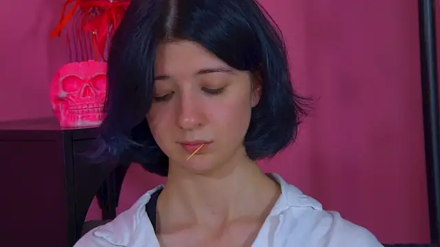 AnneAvelin Adlı Modelin Canlı XXX Sohbeti