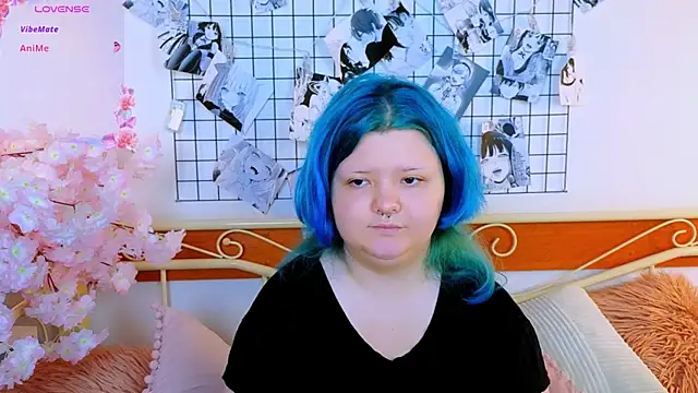 Lunaar_ live XXX chat