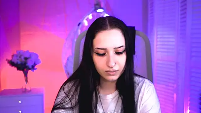 MonicaLowes' Live XXX Chat