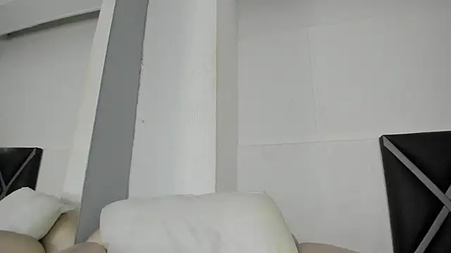 Lucy-23 Live XXX-Chat