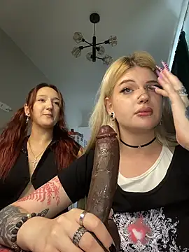 DriveThruCiri's Webcam Show