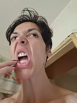 Chat XXX en directo de Wild_Witch