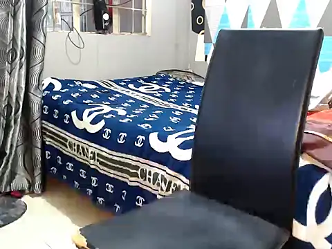 Pertunjukan Kamera Web Trish_CurveCock