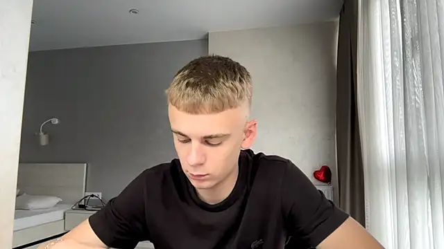 SoloFury live XXX chat