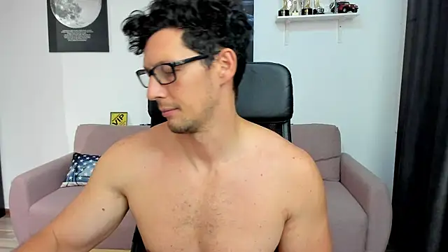 BrutusK08n Live XXX chat