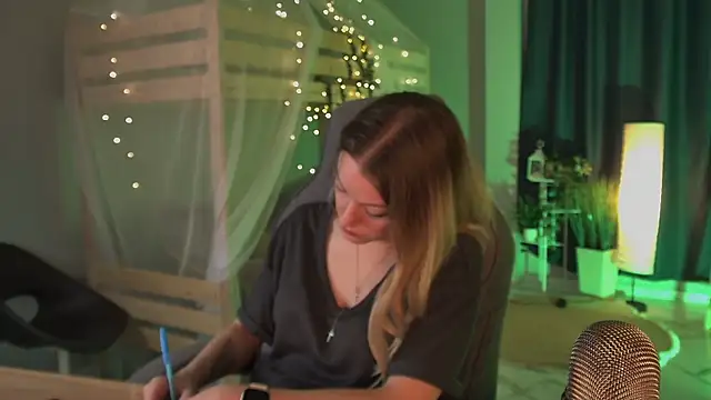 Chat +18 de VireliaMoonfall ao vivo
