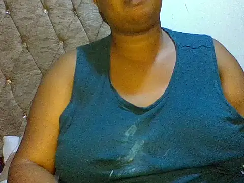 _Ella20 Adlı Modelin Canlı XXX Sohbeti