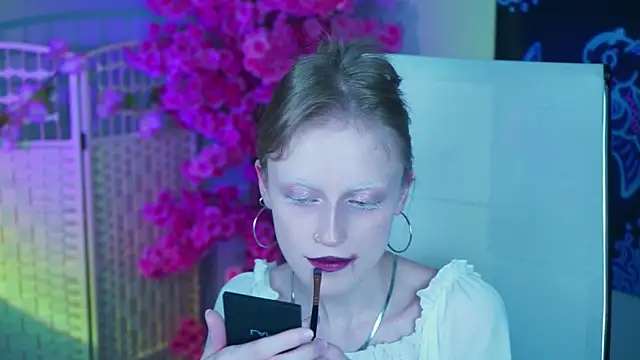 צ'אט XXX בשידור חי של KiraMontoya