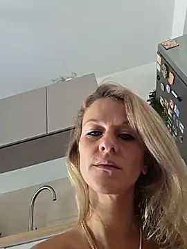 Chat XXX en directo de Couple-Kiwii-Orchidee-Boy