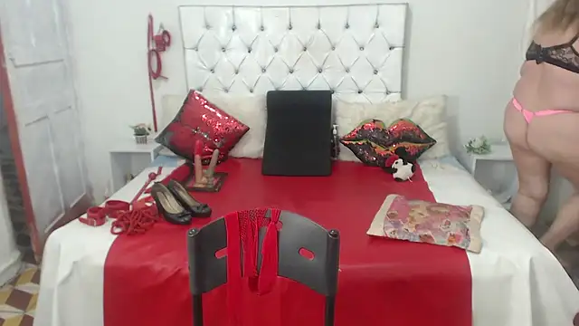 Sweetbigcatt live XXX chat