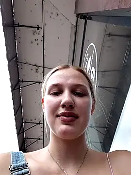 Chatroom XXX en direct de caressyourself