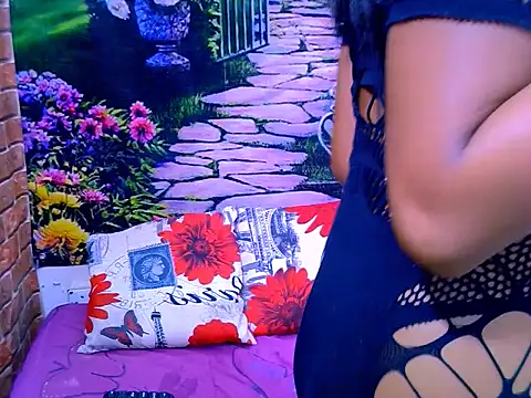 IndianPretty14u2Luv live XXX chat