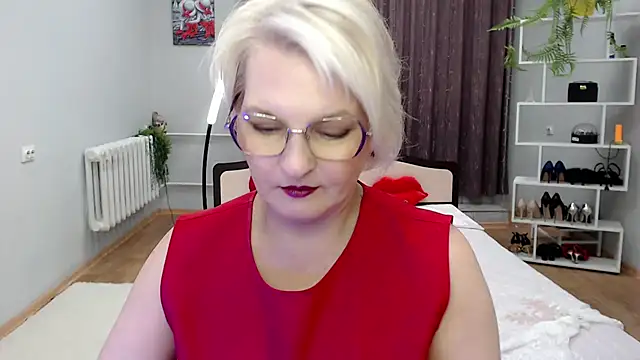 BlondeBrilliant7 Adlı Modelin Canlı XXX Sohbeti