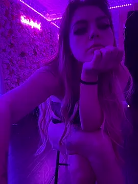 queen_stormi Chat XXX live