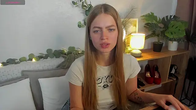 XXX chat uživo modela EmillyStarr