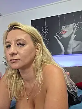 KaylinJan – Naživo XXX chat