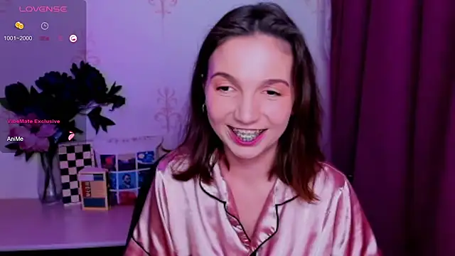 KindHazelHere_ Adlı Modelin Canlı XXX Sohbeti