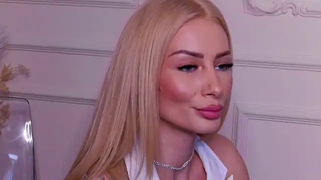 AngieShae Adlı Modelin Canlı XXX Sohbeti
